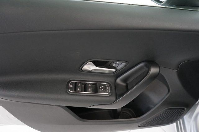 MERCEDES-BENZ A 180 d Automatic Business Extra Uniprop. Certificata