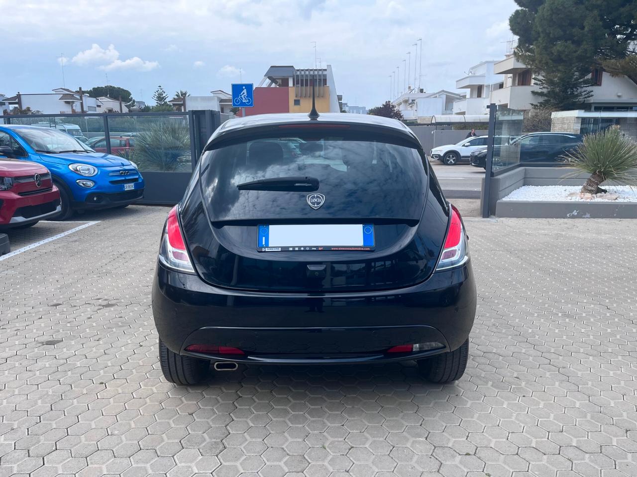 Lancia Ypsilon 1.0 FireFly 5 porte S&S Hybrid Gold