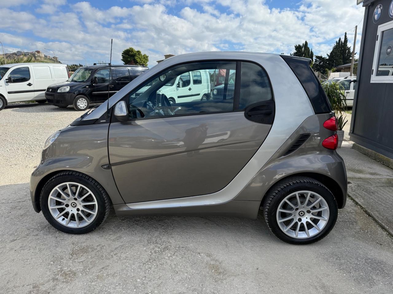 Smart ForTwo 1000 71 cv coupé passion 2011