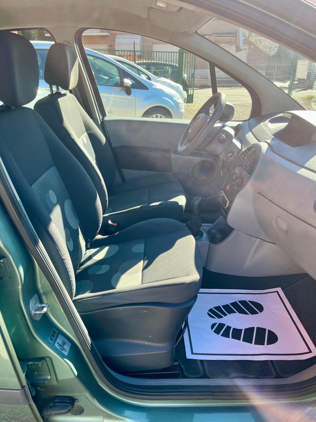 Renault Modus 1.2 16V Saint Tropez