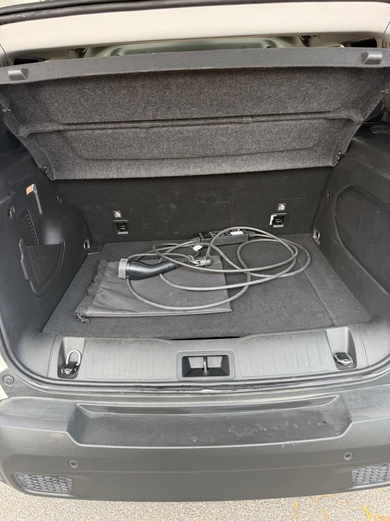 Jeep Renegade 4xe eletttica/benzina