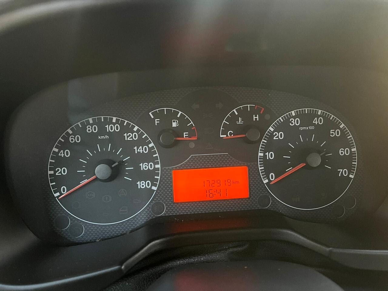 Fiat Qubo 1.3 MJT 75 CV Trekking