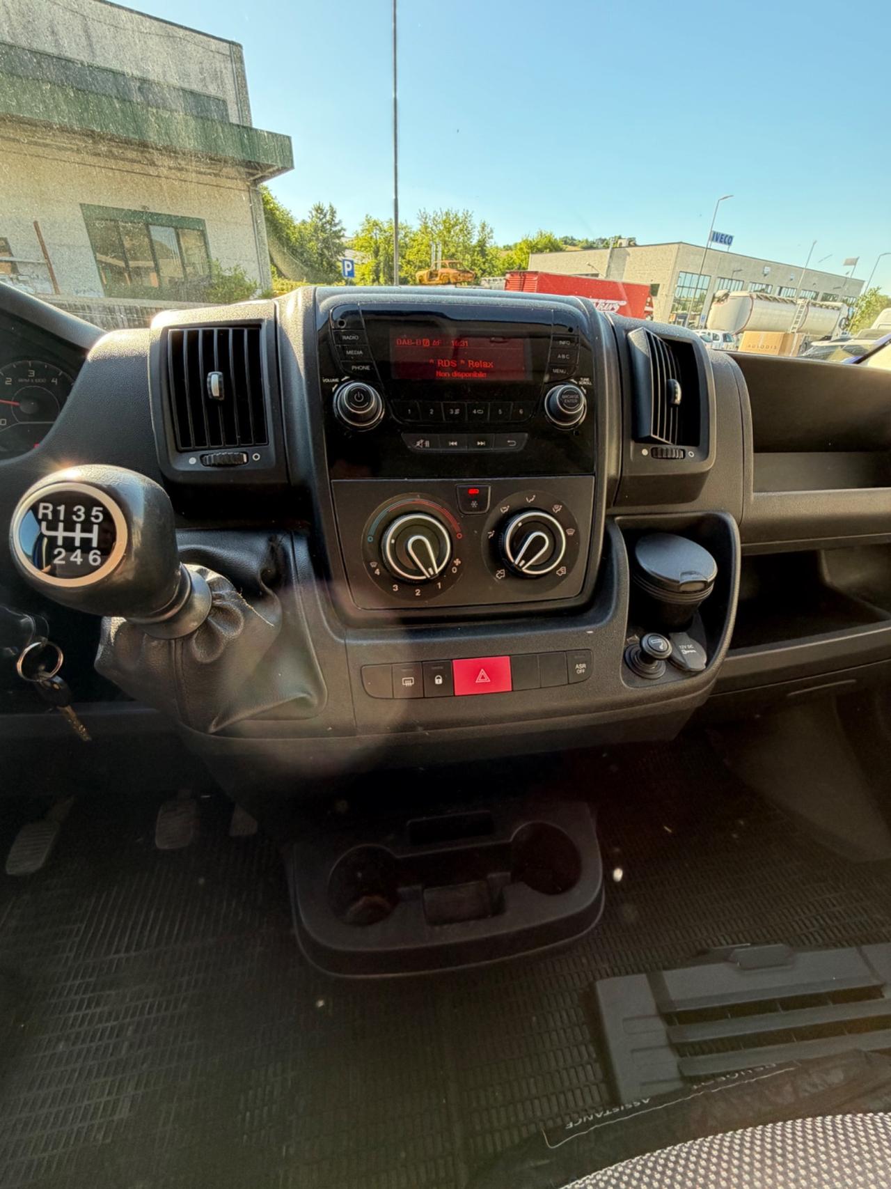Peugeot Boxer 330 BlueHDi 140 S&S PC-TN