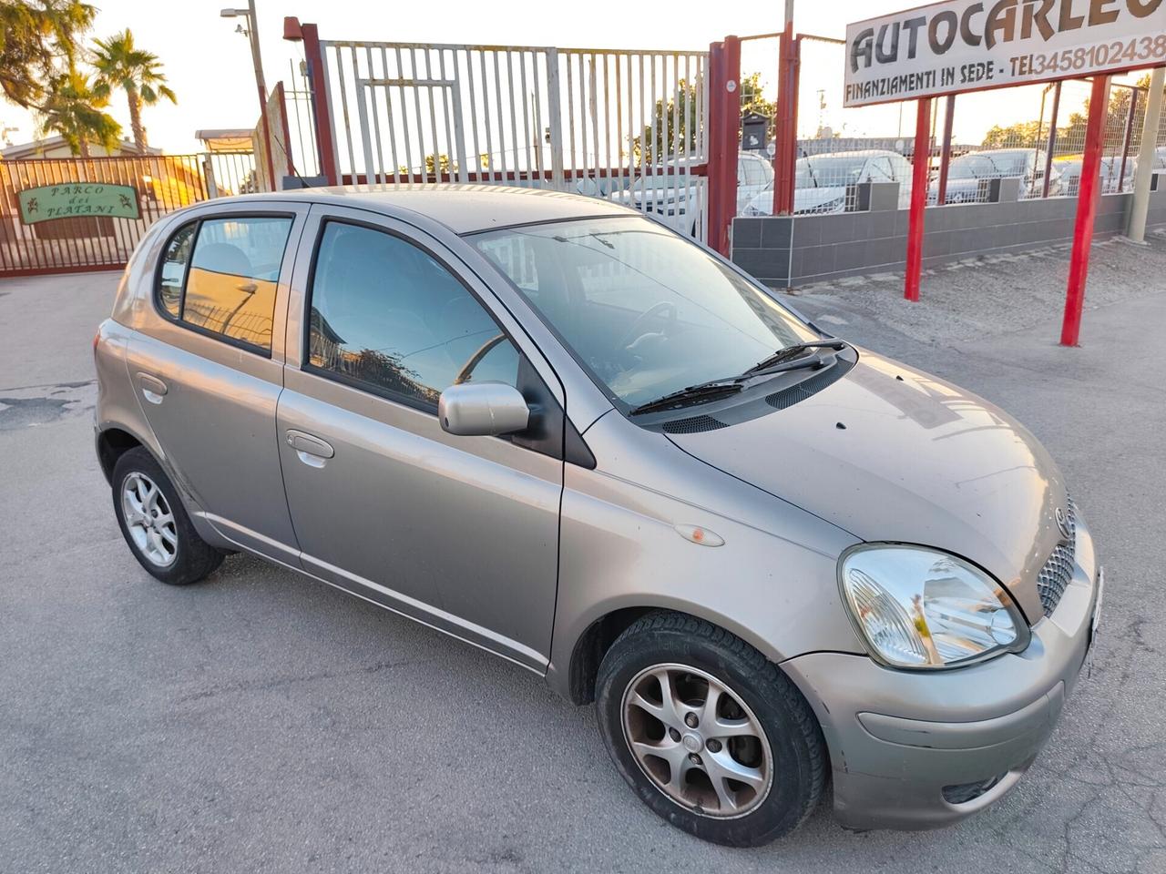 Toyota Yaris 83000KM Sol BENZINA