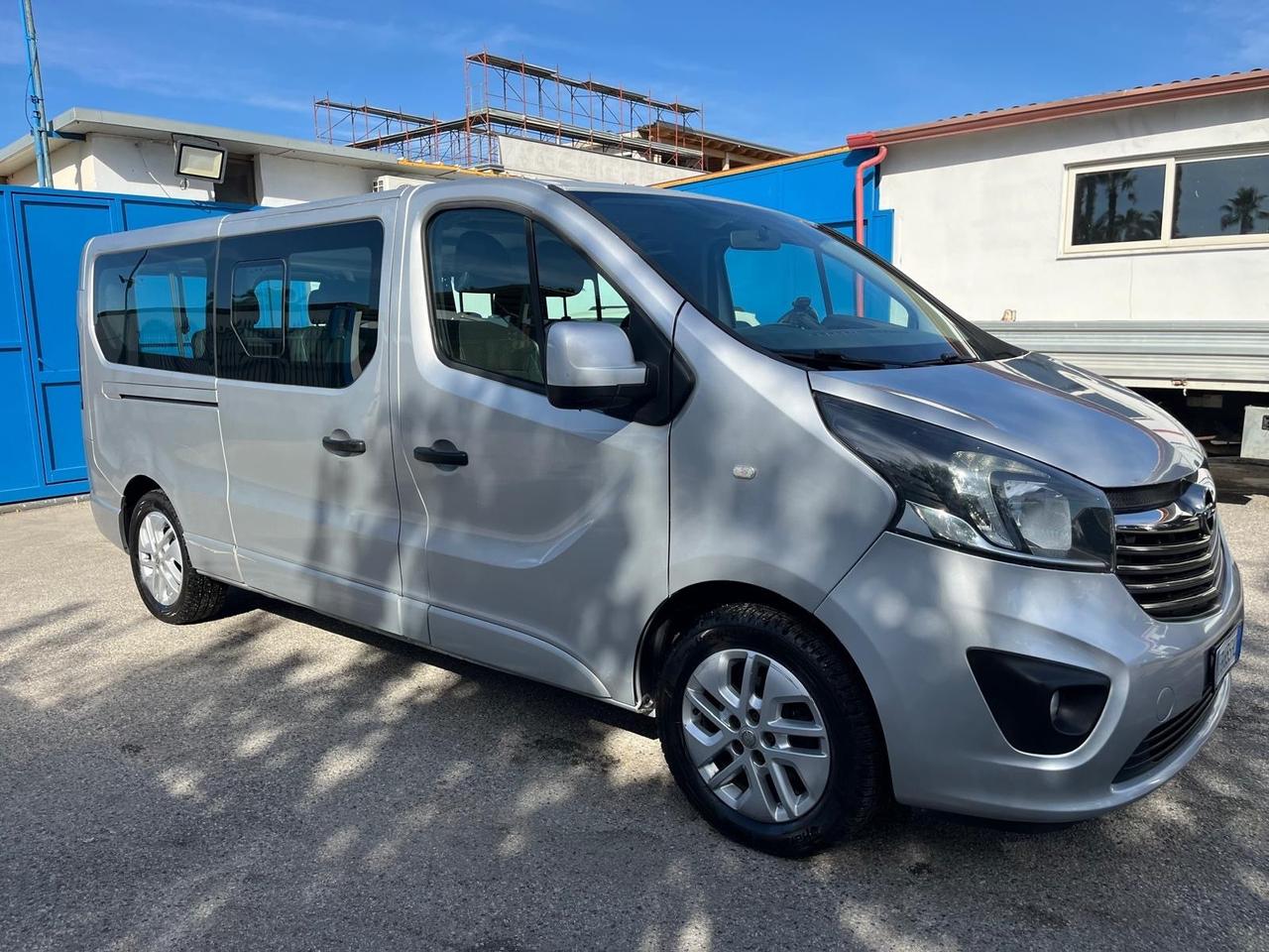 Opel vivaro combi/9 posti-1.6 bit.d-2015