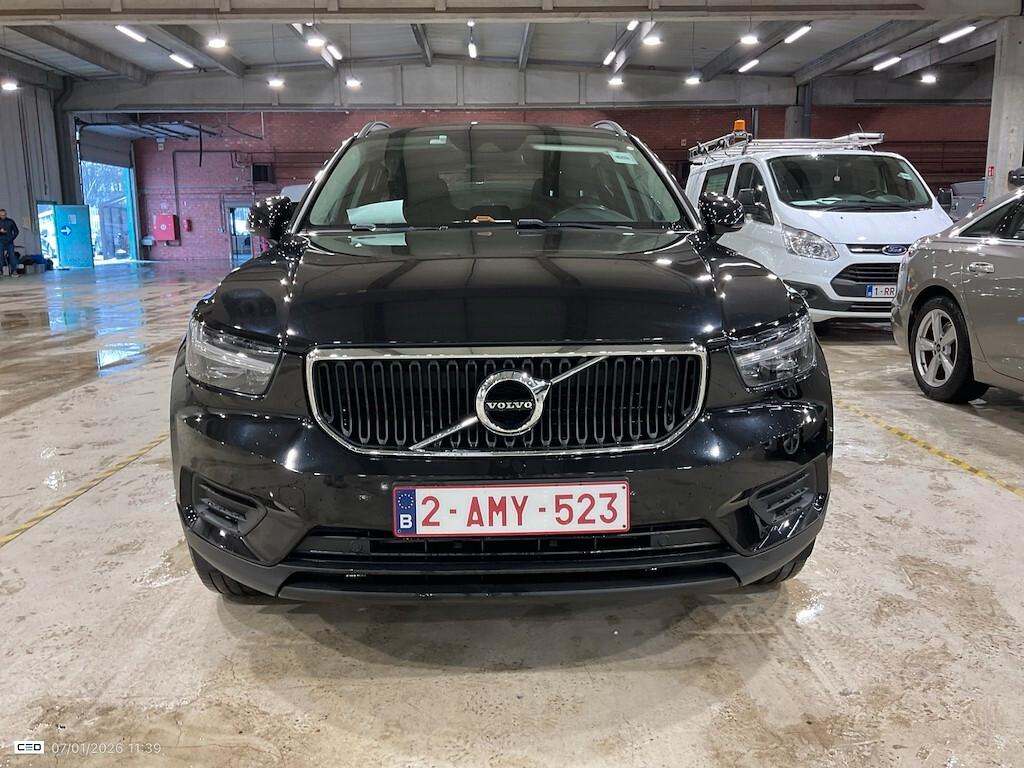 Volvo XC40 2.0D D3 150CV 6M. MOMENTUM CORE ( FARI LED - COCKPIT NAVI CRUISE SENSORI POST. )