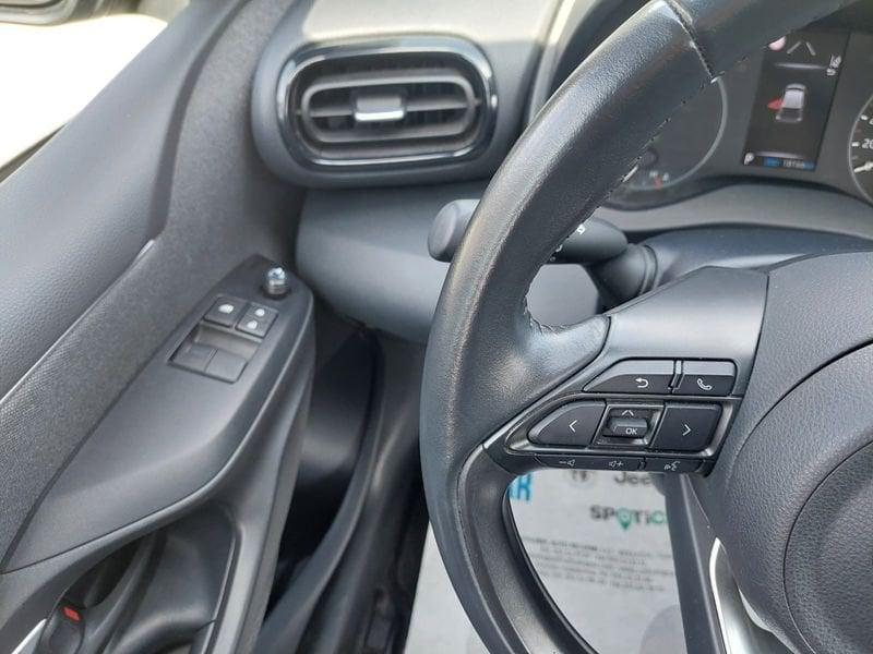 Toyota Yaris Hybrid Business