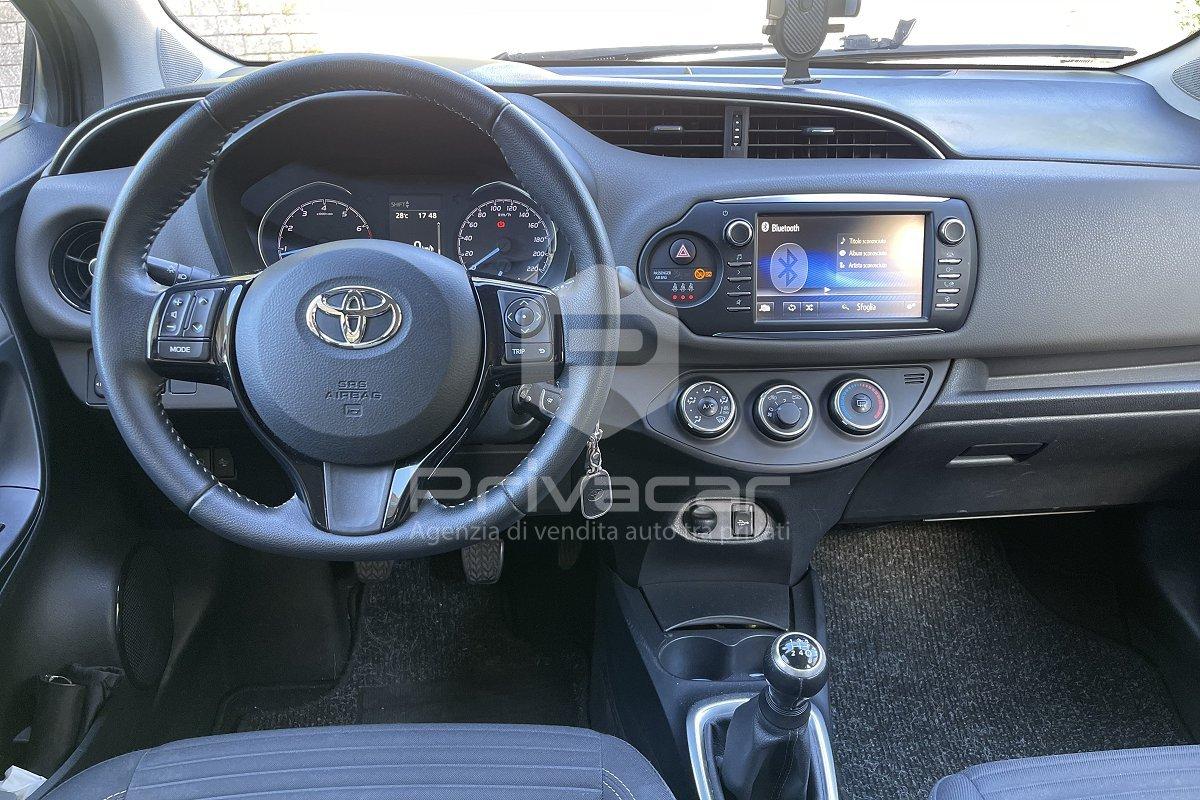 TOYOTA Yaris 1.0 5 porte Business