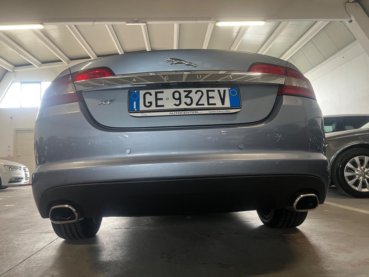 Jaguar XF 2.7D V6 Premium Luxury Grandinata