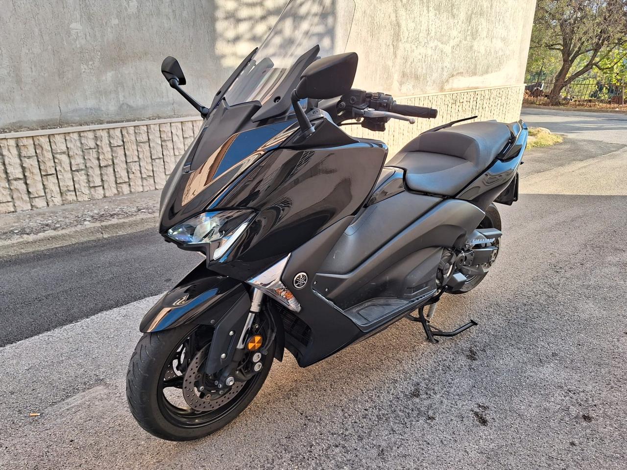 Yamaha T Max SX