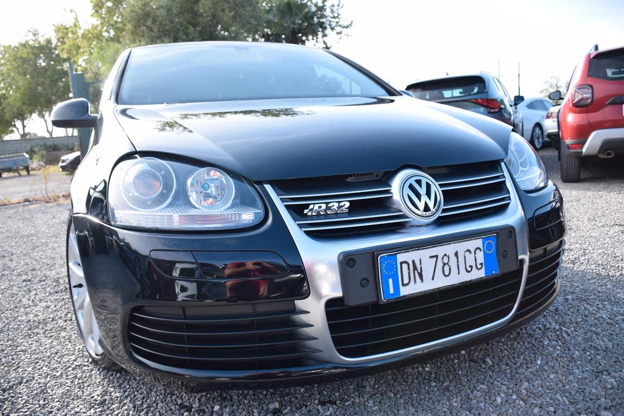 Volkswagen Golf R32 3.2 VR6 4mot. 3p. DSG 250CV