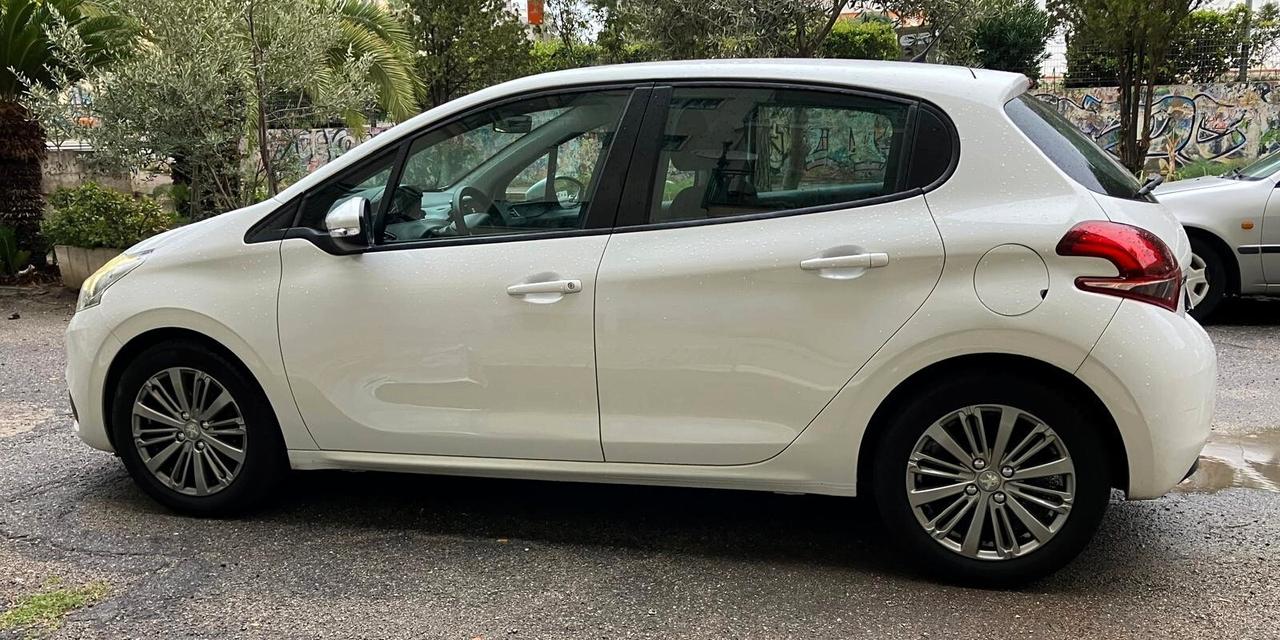 Peugeot 208 1.6HDi 75 5 porte Allure unipro