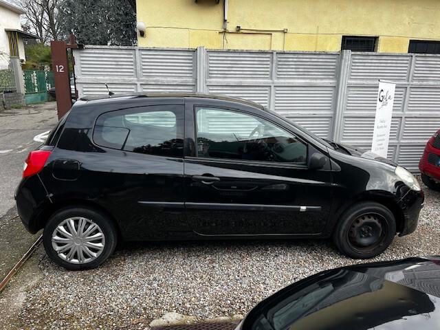 Renault Clio 1.2 16V 3 porte Dynamique