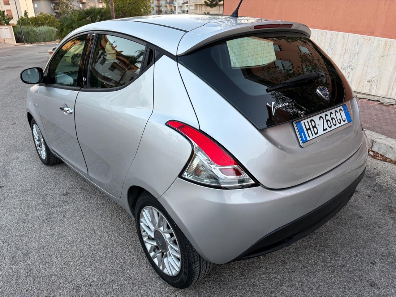 Lancia Ypsilon 1.2 Benz ideale per neopatentati