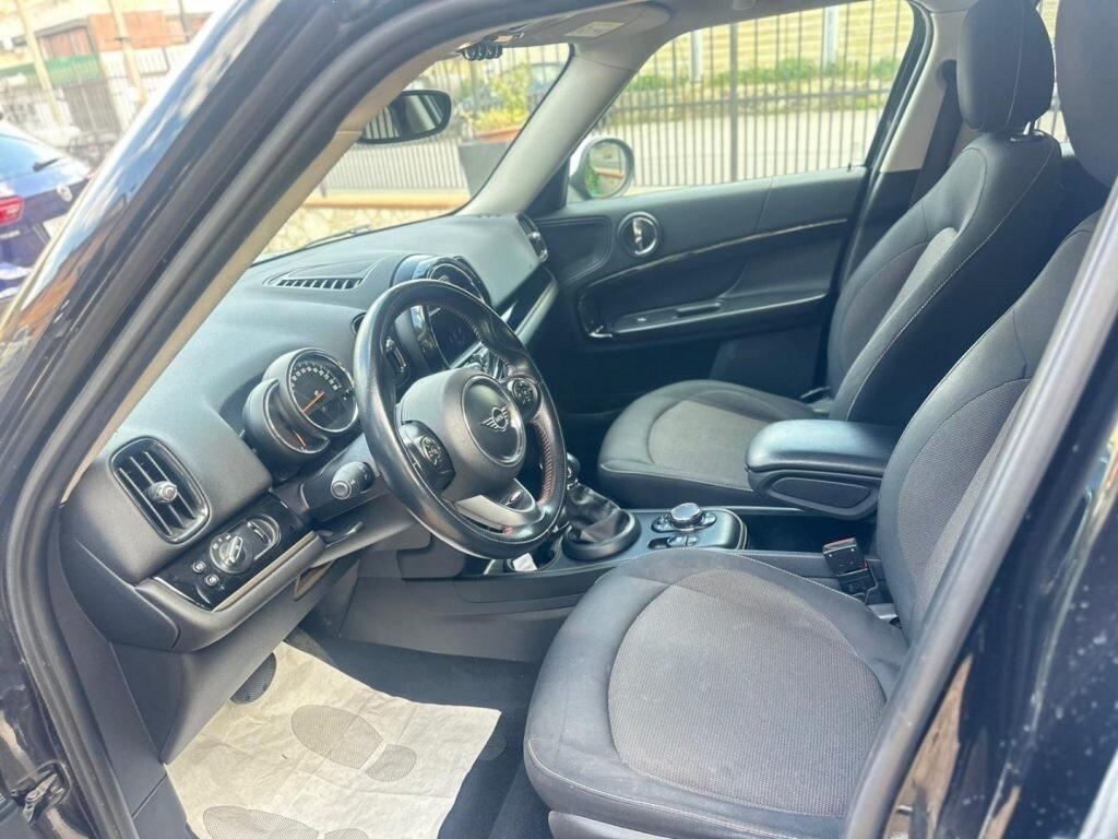 MINICountryman1.5CooperSEHypeCountrymanALL4Automat