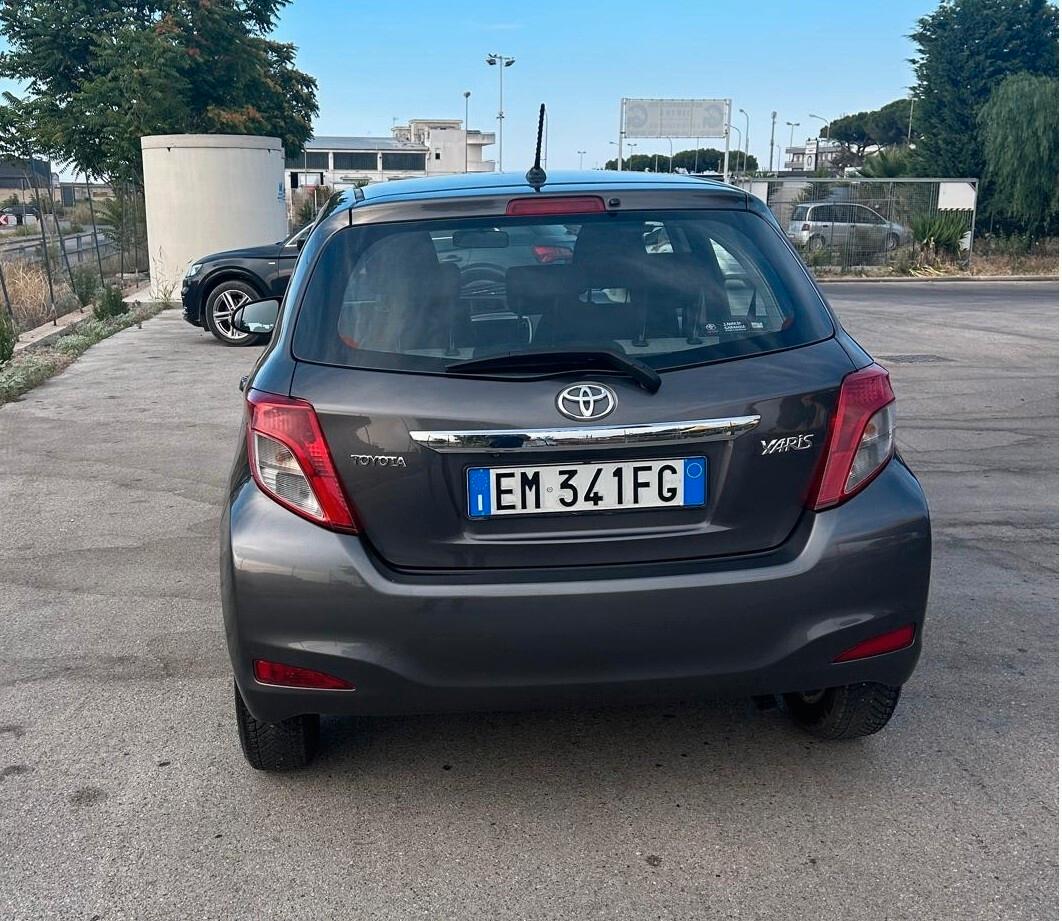 Toyota Yaris 1.4 D-4D 5 porte Lounge