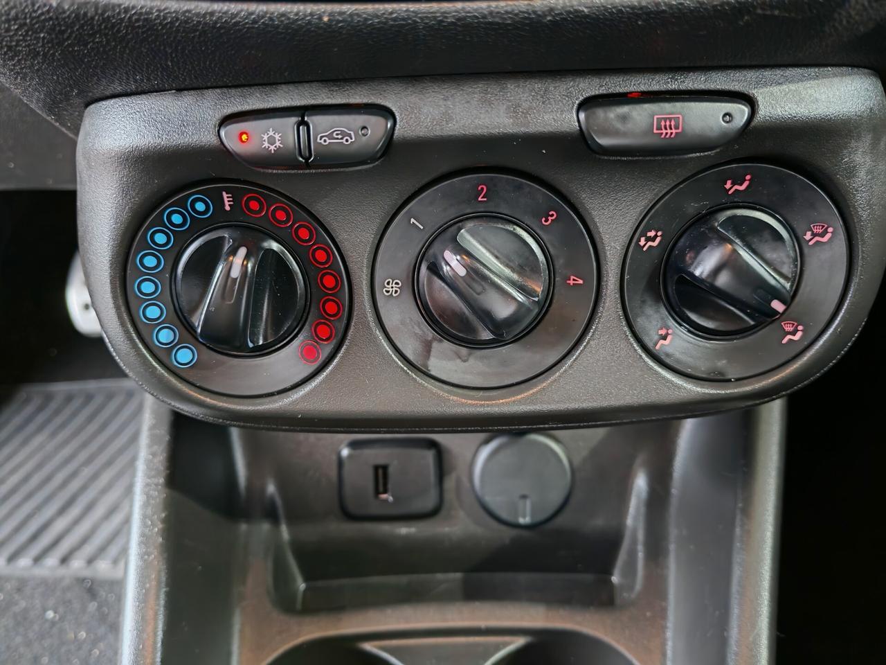 Opel Corsa 1.2 5 porte b-Color