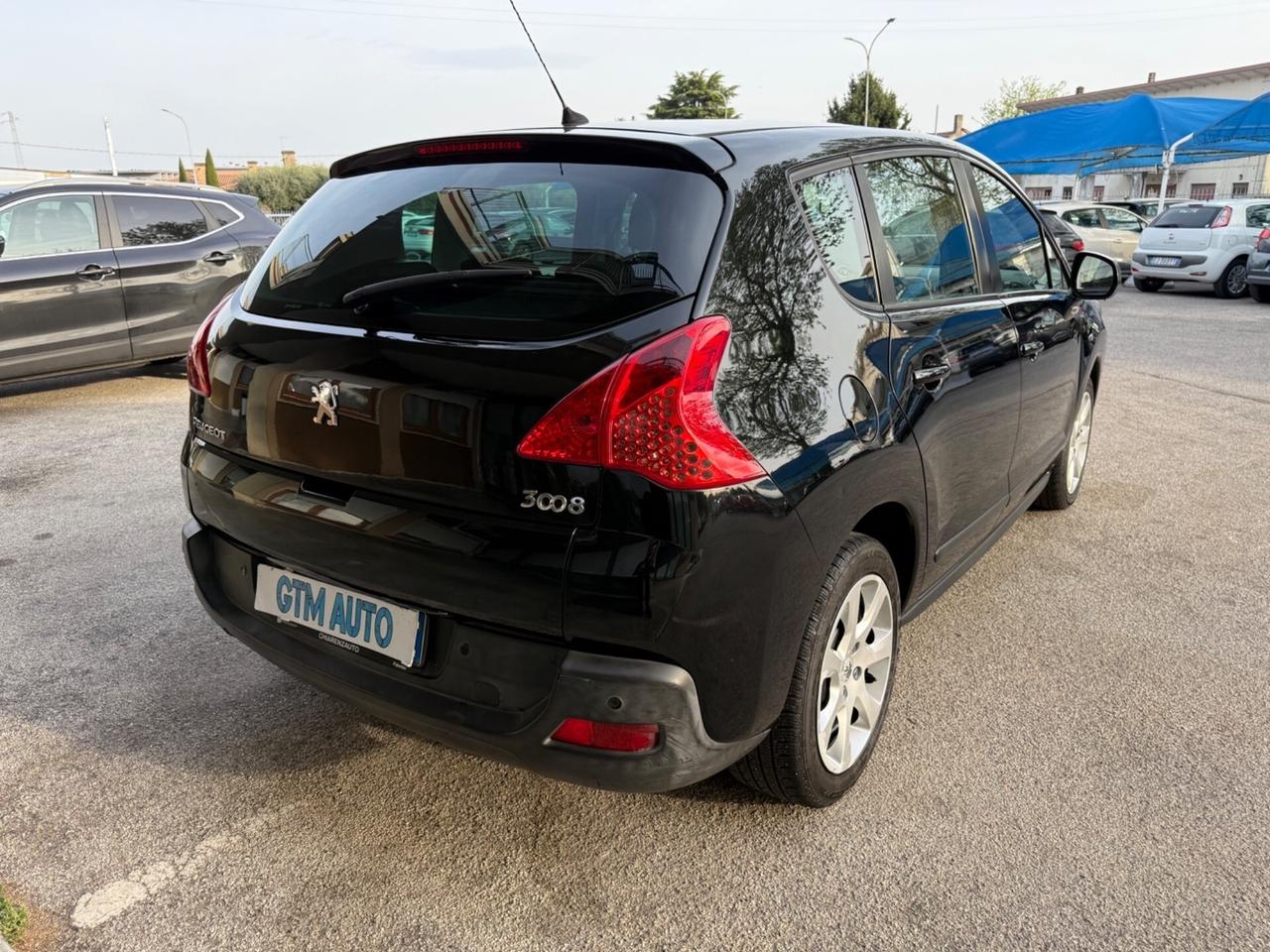 Peugeot 3008 1.6 HDi 110CV - Neopatentati