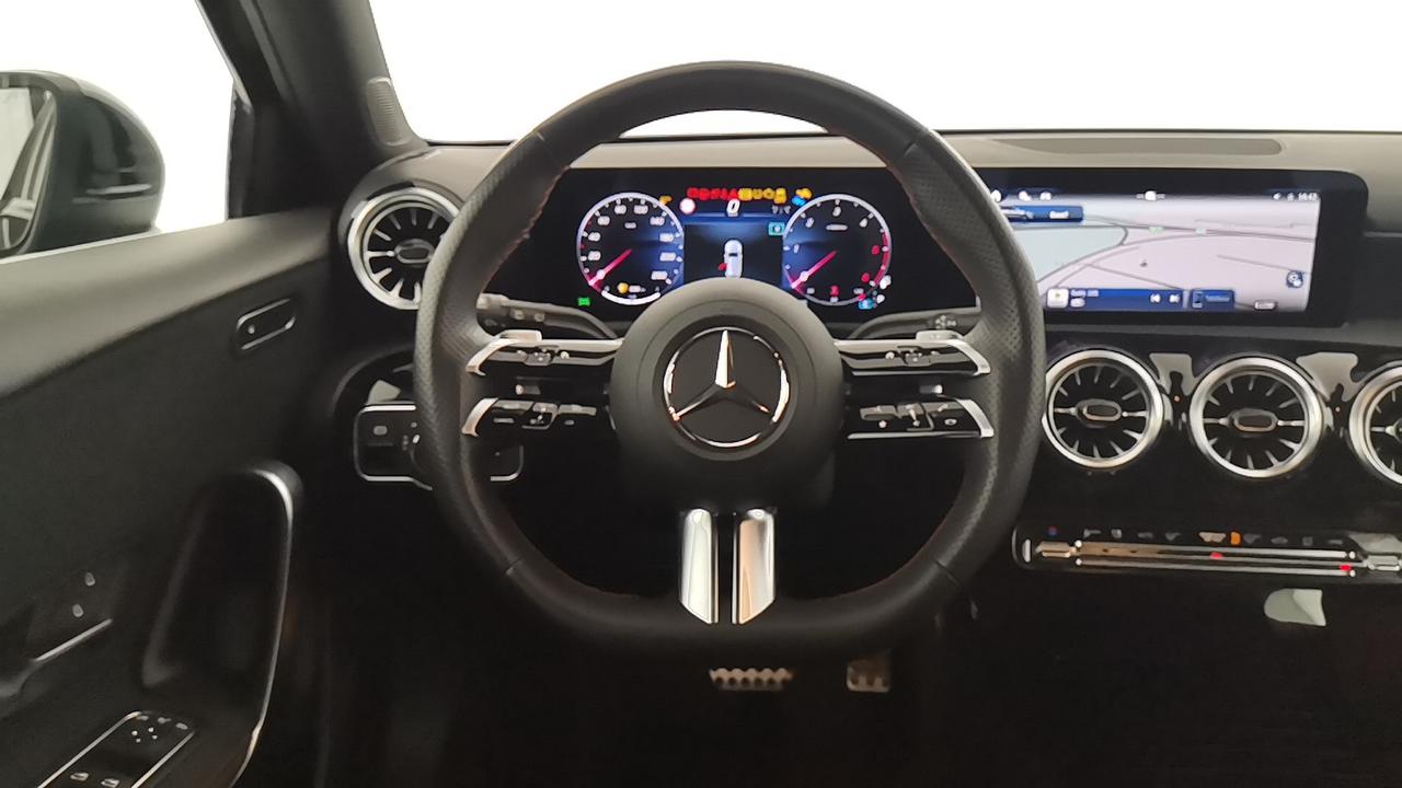 Mercedes-Benz Classe A - W177 2023 - A 200 d AMG Line Premium auto