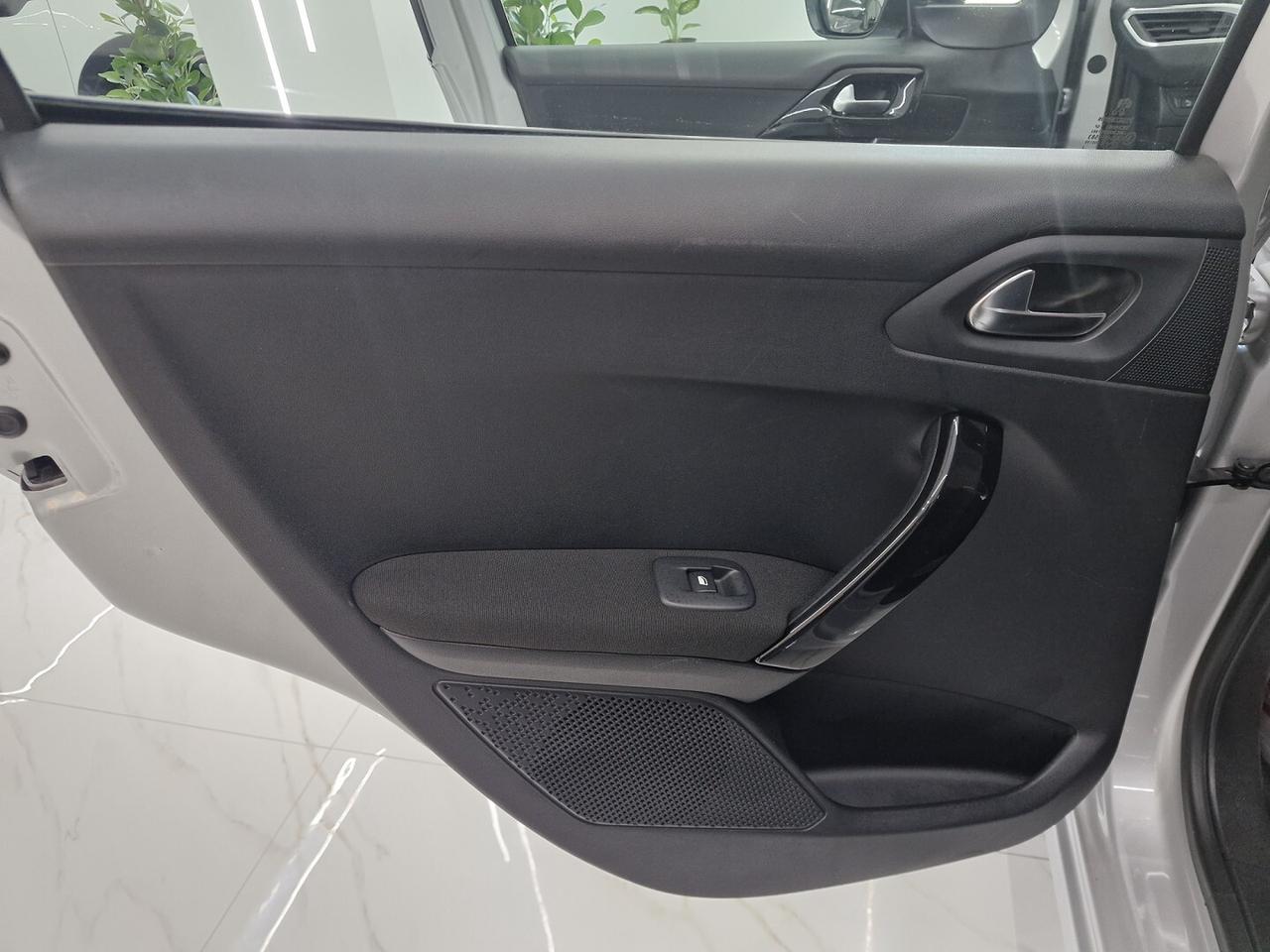 PEUGEOT 208 1.4 HDi 68CV ALLURE