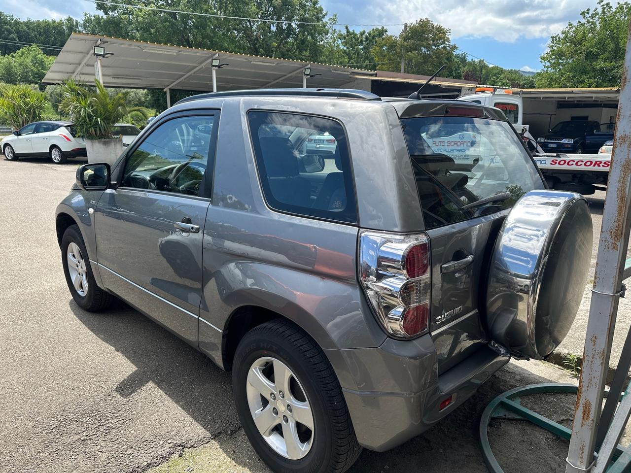 Suzuki Grand Vitara 1.9 3 porte grandinata