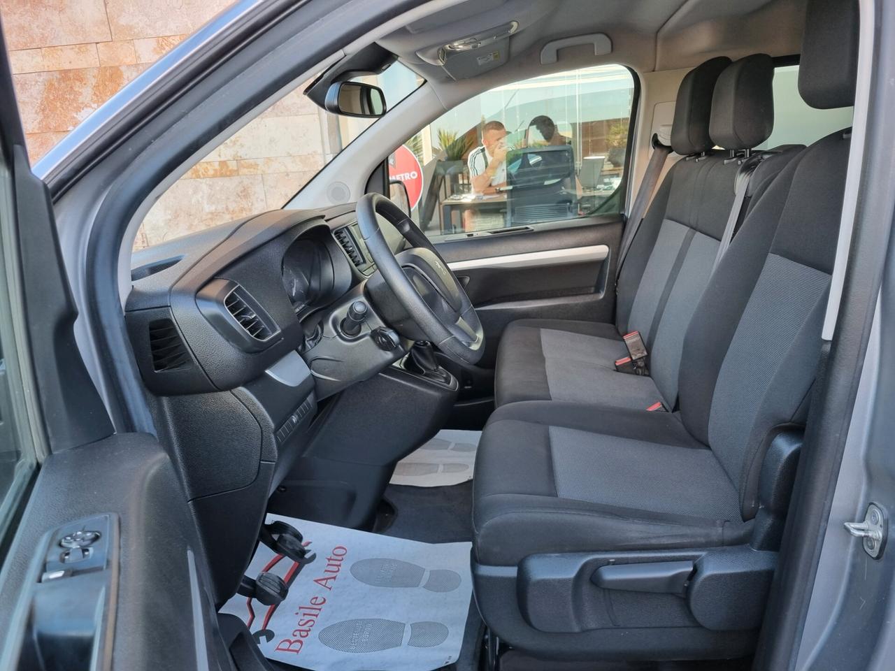 Peugeot TRAVELLER BLUEHDI 120 S&S BUSINESS STANDARD FP TRAVELLER BLUEHDI 120 S&S BUSINESS STANDARD FP
