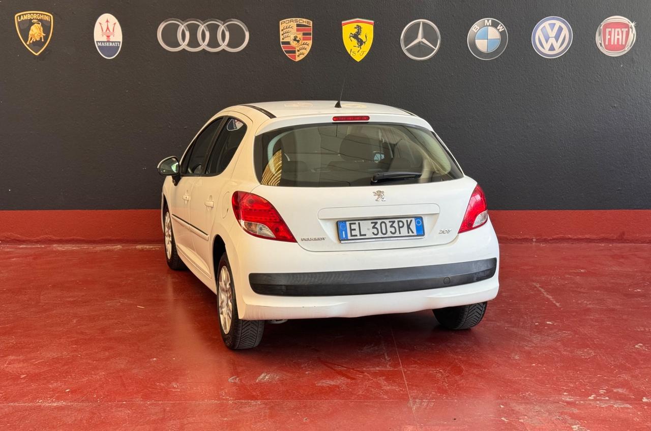 Peugeot 207 1.4 HDi 70CV 5p. OK NEOPATENTATI