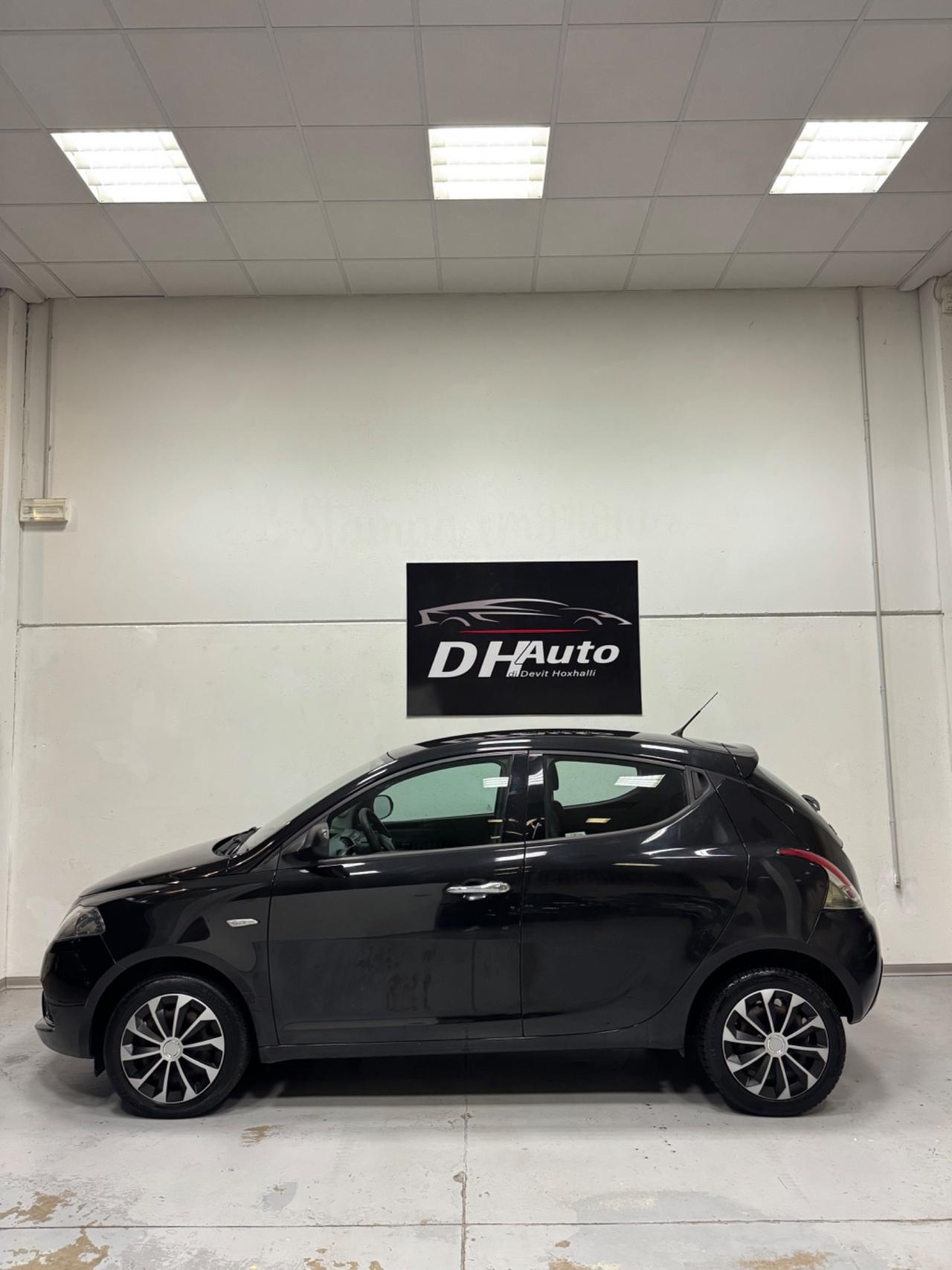 Lancia Ypsilon 1.2 69 CV 5 porte Platinum