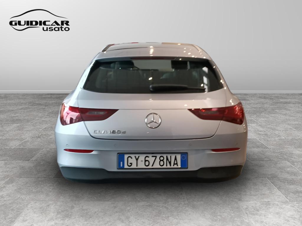 Mercedes-Benz CLA Sh.Brake - X118 2023 - CLA Shooting Brake 180 d Advanced auto