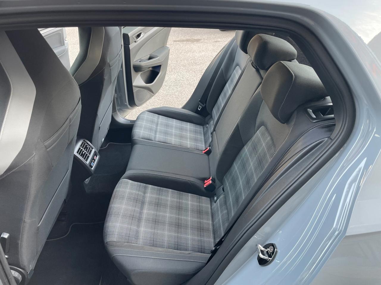 Volkswagen Golf GTD 2.0 TDI 200 CV DSG