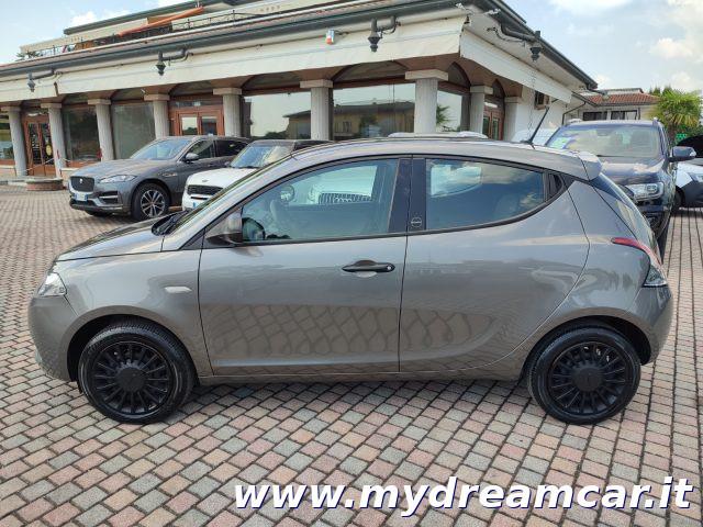 LANCIA Ypsilon 1.0 Hybrid Ecochic Silver NEOPATENTATI