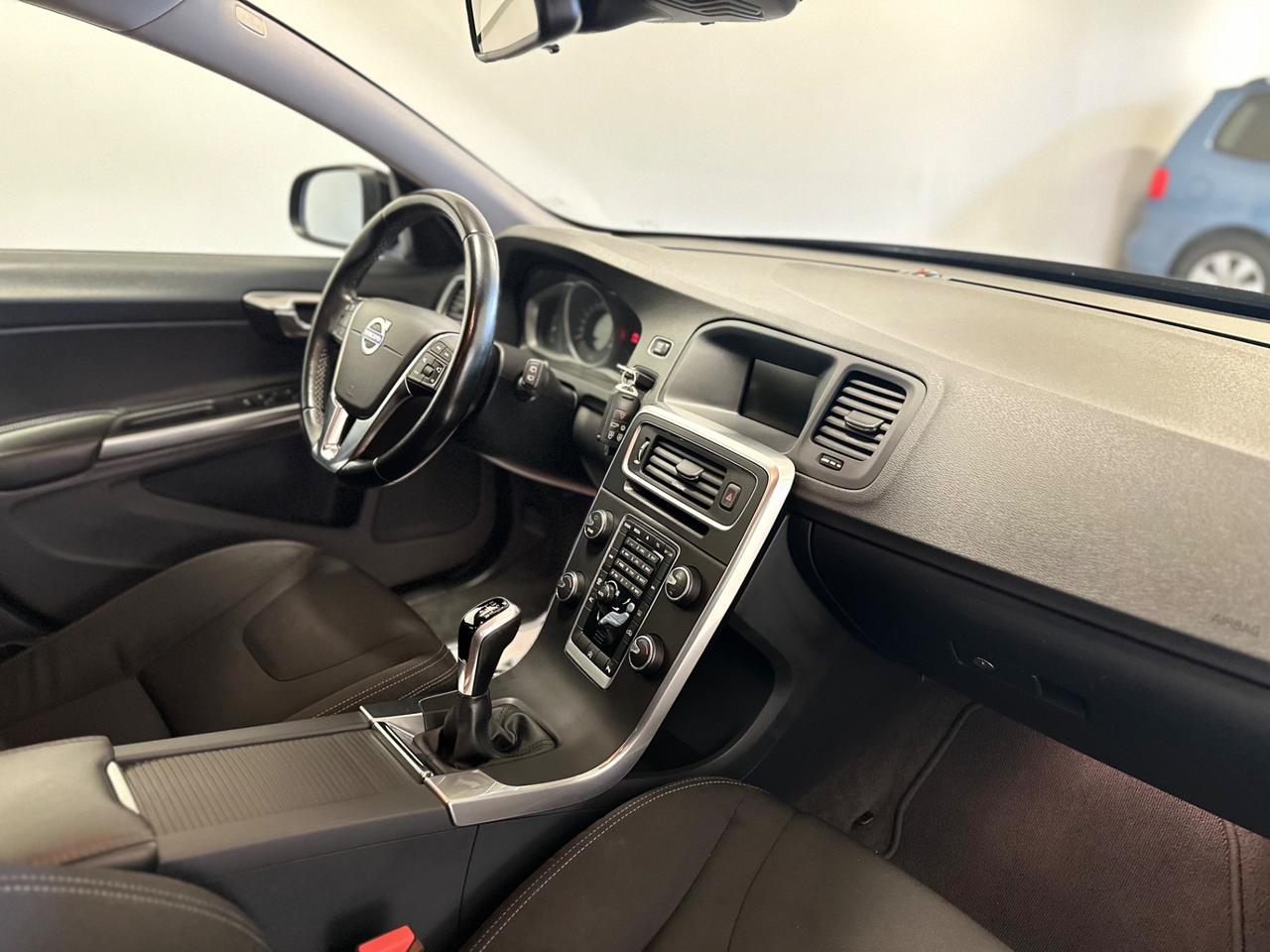 Volvo V60 D2 Momentum EURO 6