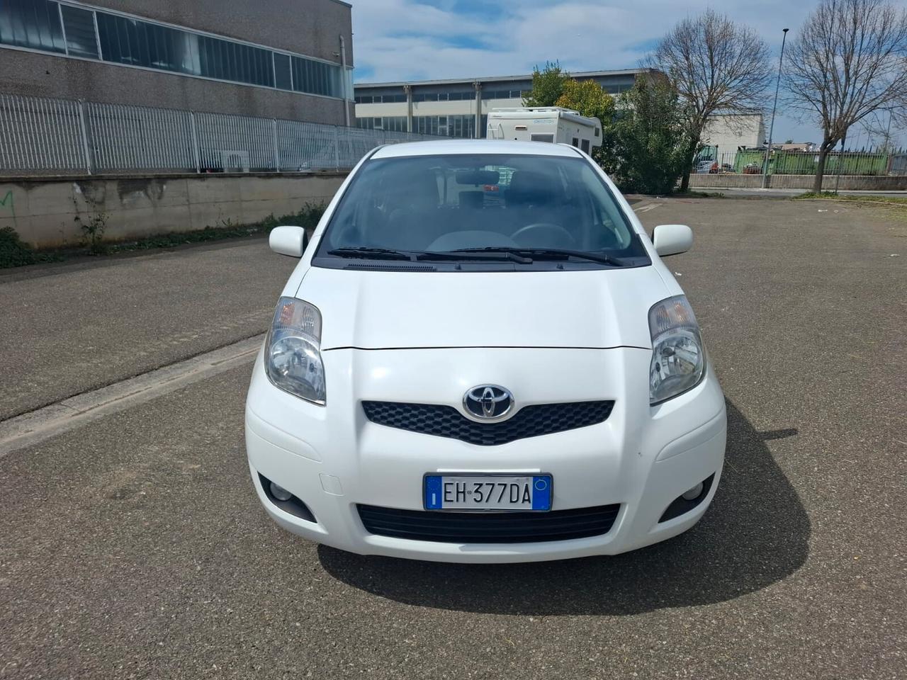 Toyota Yaris 1.0 5 porte 2011 SOLO 124.000 KM