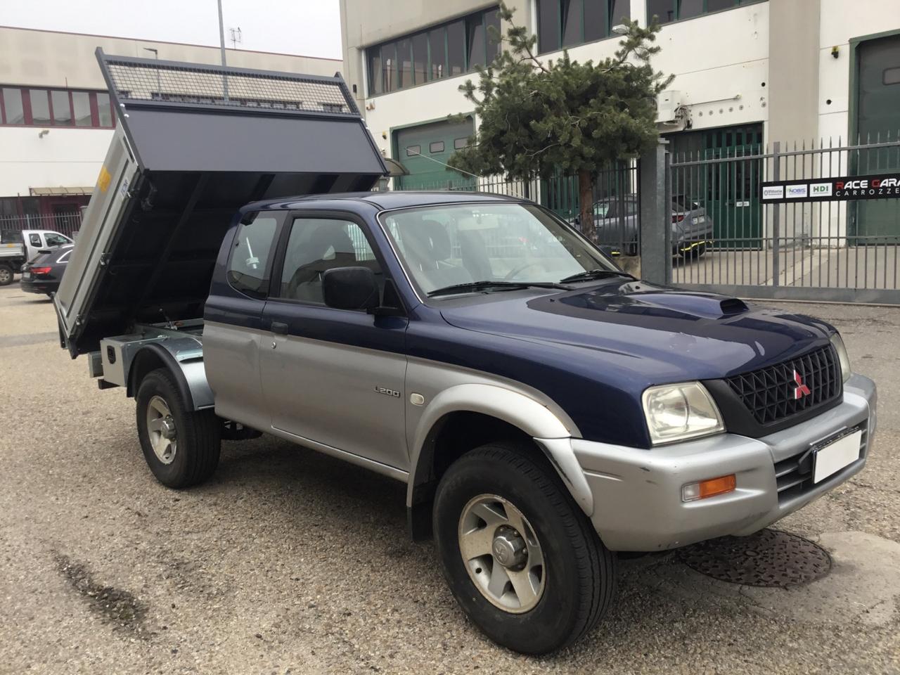 Mitsubishi L200 2.5 TDI 4WD Club cab cassone ribaltabile