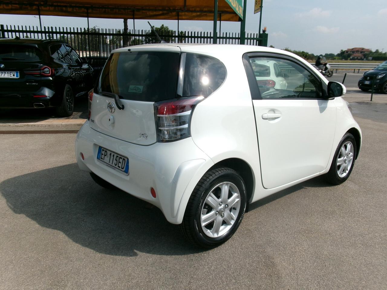 Toyota iQ 1.0 LOUNGE CVT AUTOMATICA NAVIGATORE *PERFETTA*