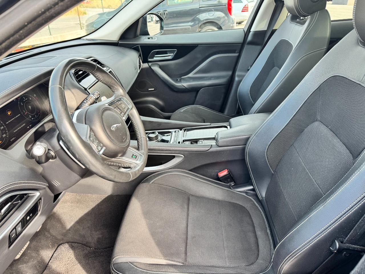Jaguar F-Pace 2.0 D 180 CV AWD aut. R-Sport