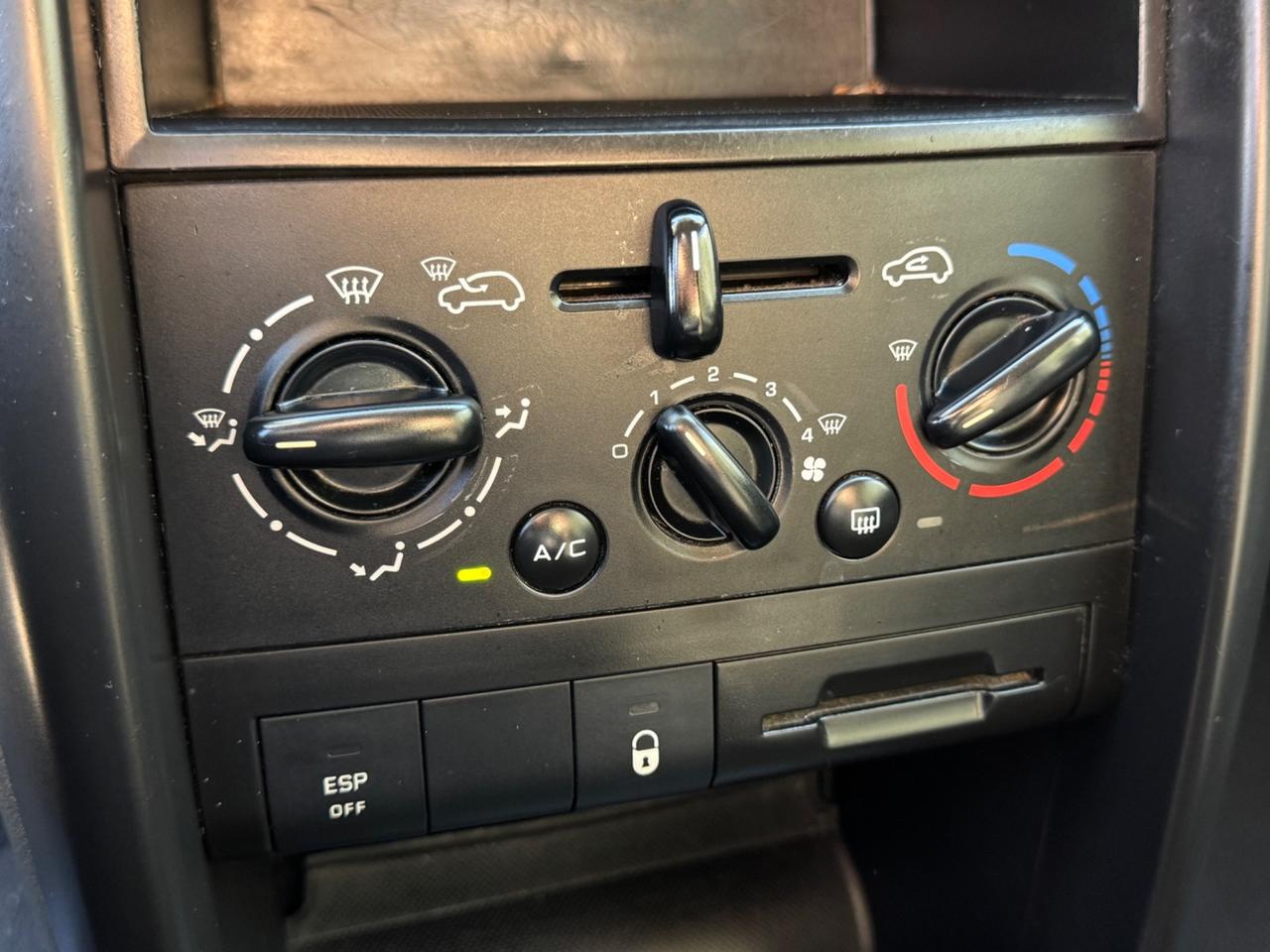 Peugeot 207 1.4 VTi 95CV 5p. XS