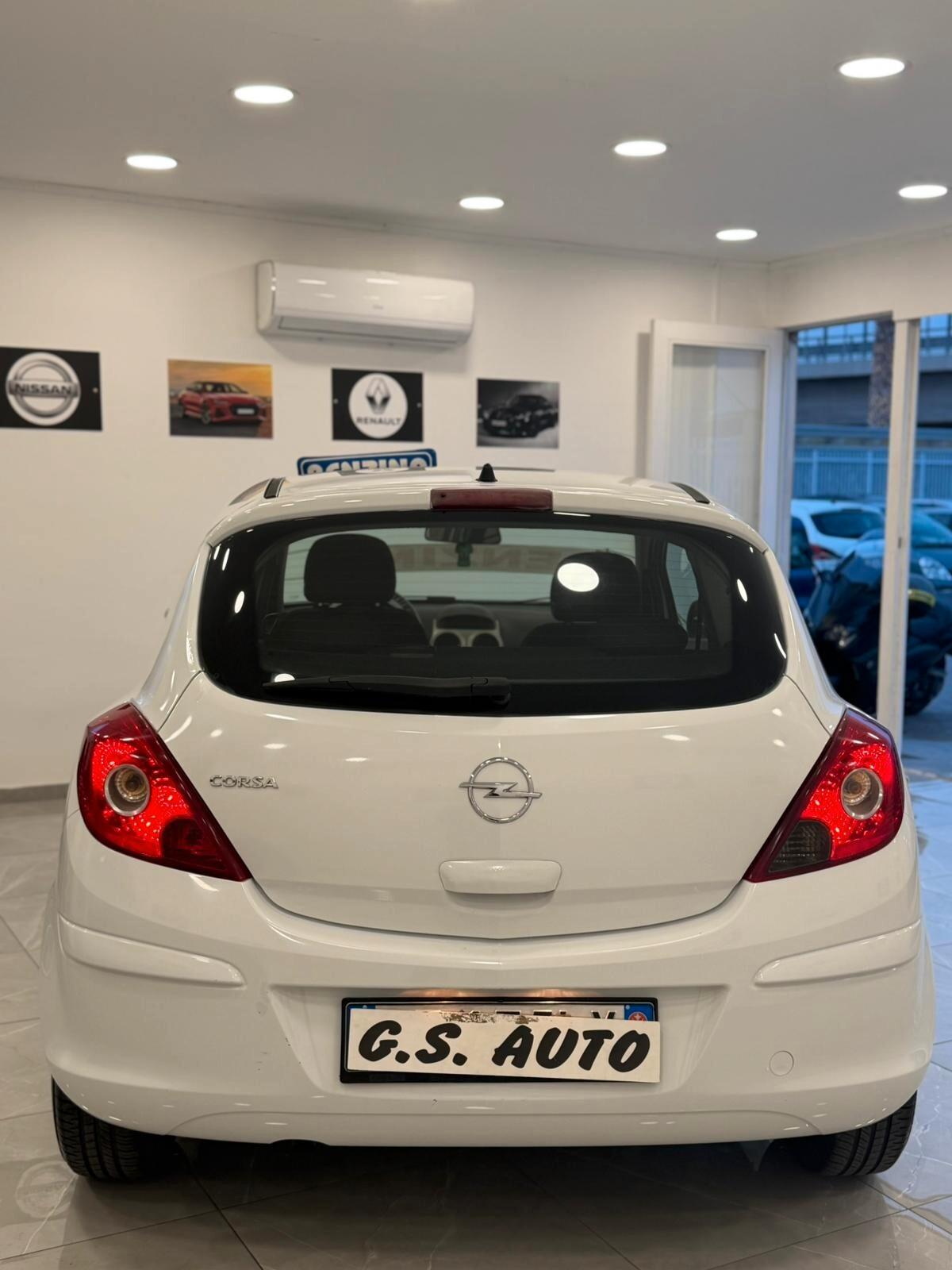 Opel Corsa 1.2cc Benzina 2011