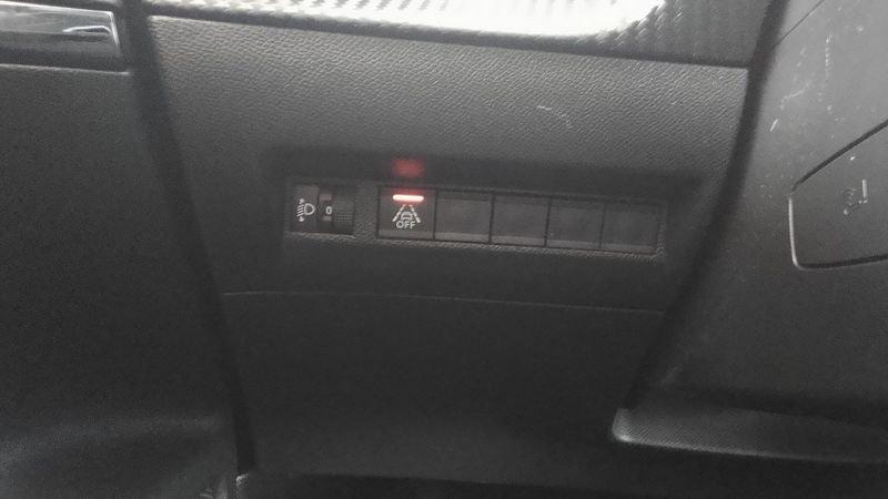 Peugeot e-2008 e 100kW Allure Pack