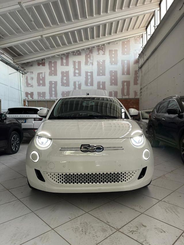FIAT 500e Berlina 42 kWh Icon +