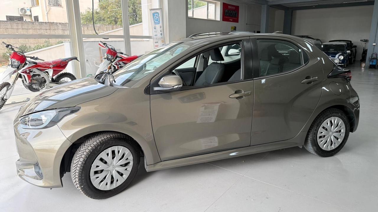 Toyota Yaris 1.5 Hybrid 5 porte Business