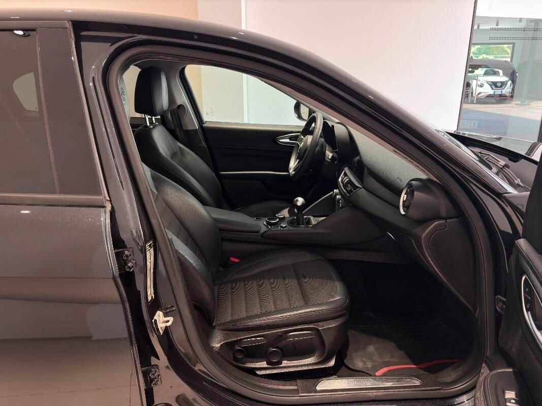 Alfa Romeo Giulia 2.2 t Super 180cv