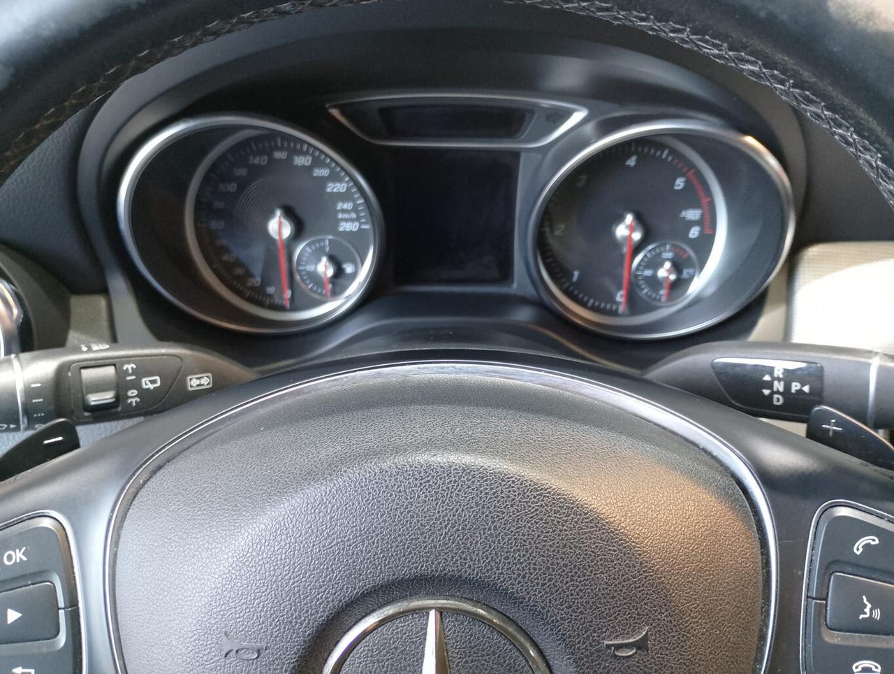 Mercedes-benz GLA 200 d Automatic Premium