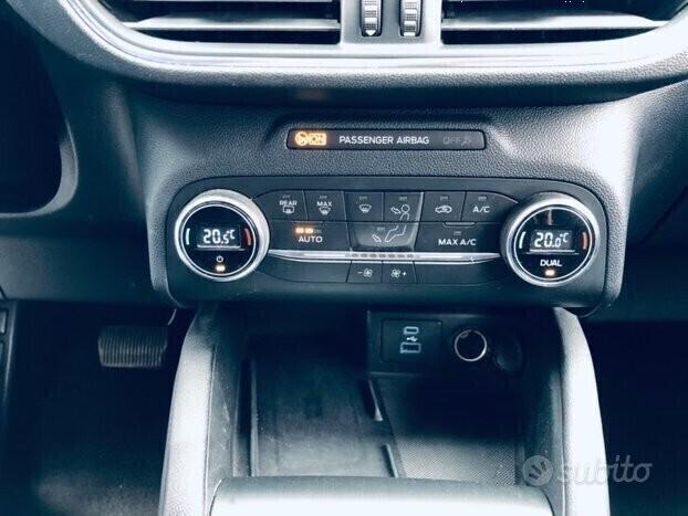 Ford Kuga 1.5 120CV AUTOM- NAVI-TELECAM-TITANIUM