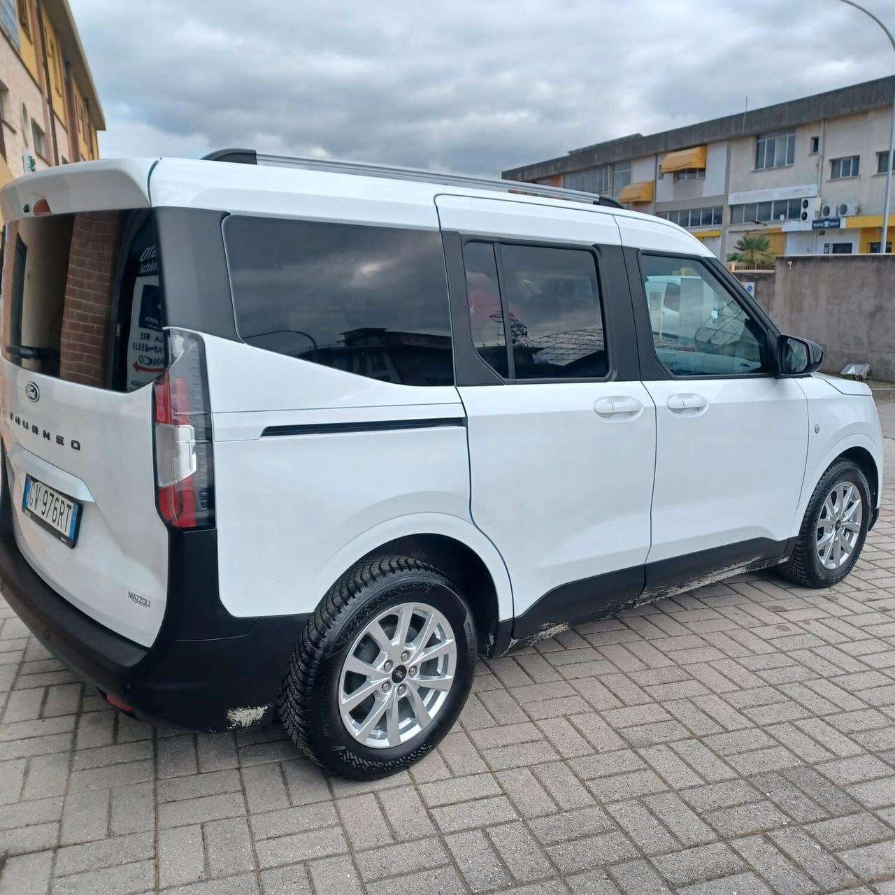 NUOVA 18000KM FORD TOURNEO 1.0 AUTOMATICO