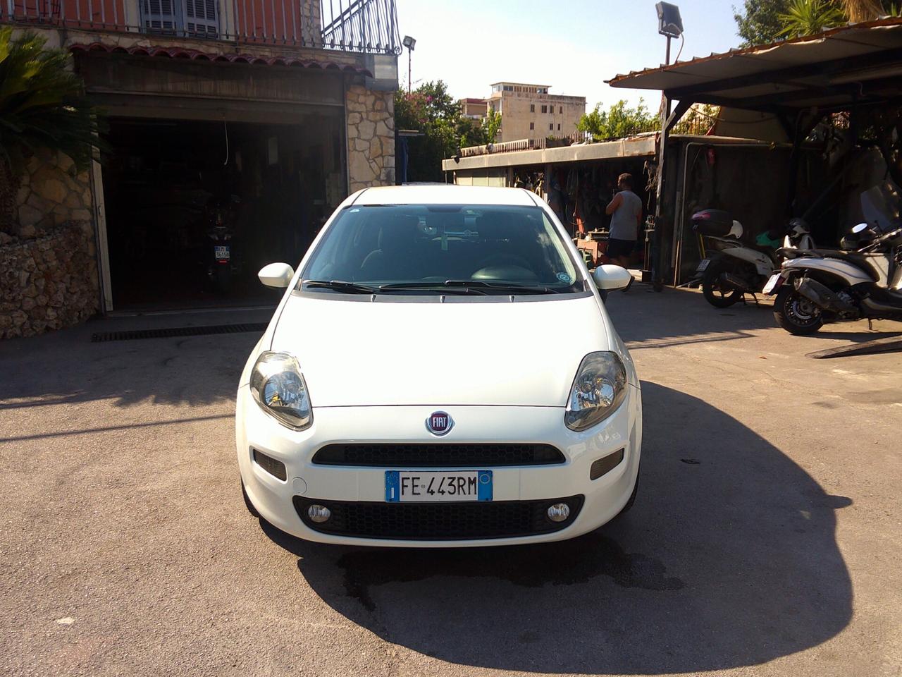 Fiat Punto 1.3 MJT II 75 CV 5 porte Lounge 15