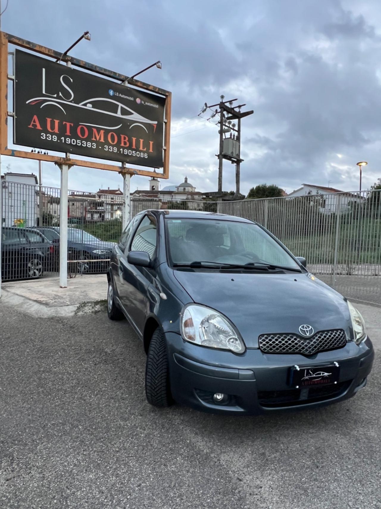 Toyota Yaris 1.0i 16V cat 3 porte Sol neopatentati