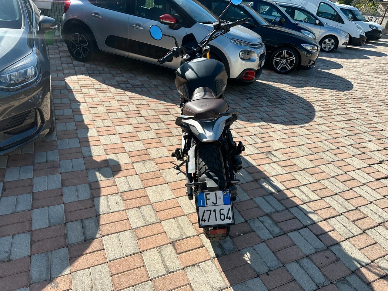 Moto Morini 6½ SEIEMMEZZO SCR (ABS)