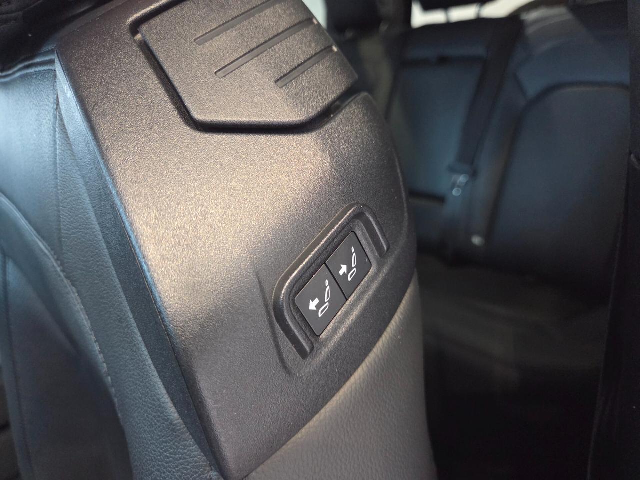 Land Rover Defender 90 3.0D I6 AWD Auto X-Dynamic SE