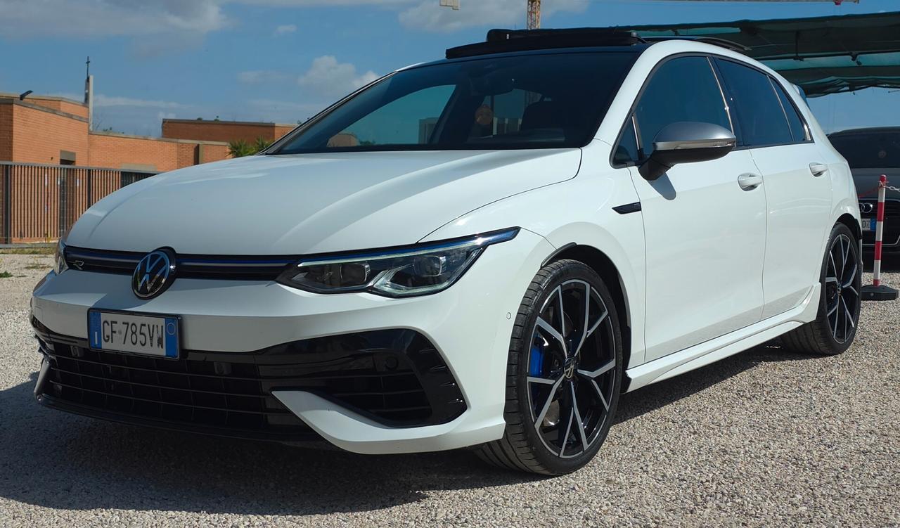 Golf R - 2.0 TSI 320cv - AKRAPOVIC